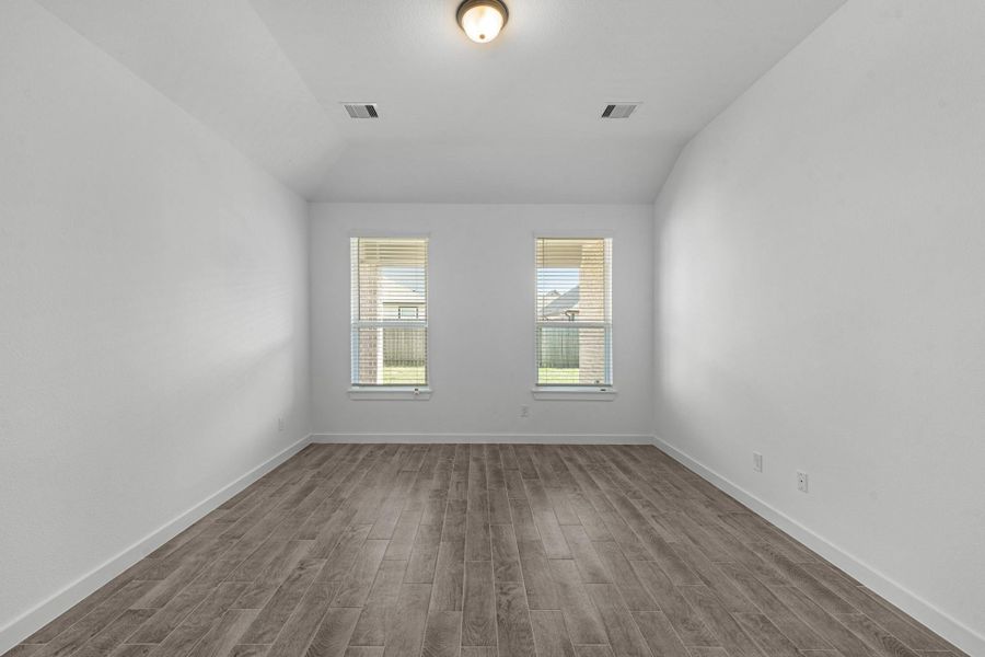 Spacious, unfurnished interior of a new home in Beacon Hill, Waller (Image 25).