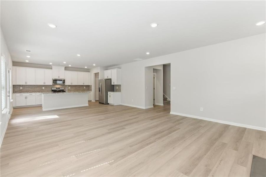 Spacious, unfurnished interior of a new home in Ivey Township, Dallas (Image 22).