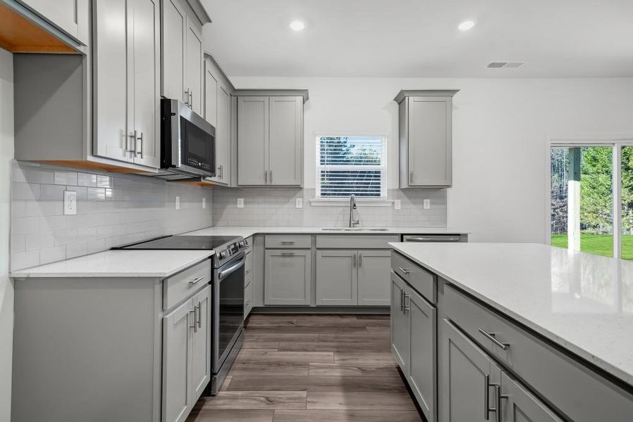 Furnished interior view inside a new home in Shadow Creek, Jackson (Image 4).