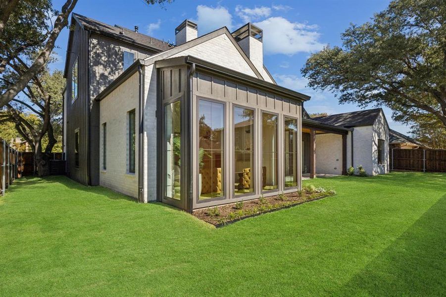Exterior details and patio area of a home in , Dallas (Image 4).