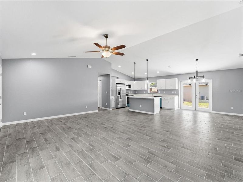 Spacious, unfurnished interior of a new home in , Port Charlotte (Image 19).