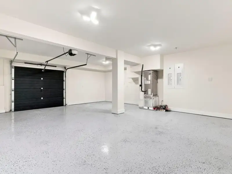 Spacious, unfurnished interior of a new home in , Marietta (Image 59).
