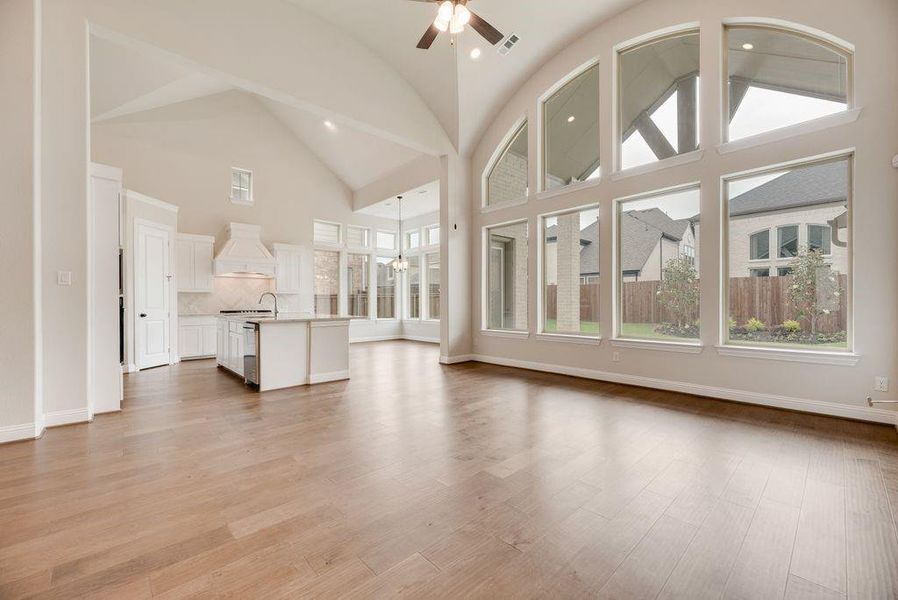 Spacious, unfurnished interior of a new home in Frisco Hills, Little Elm (Image 24).