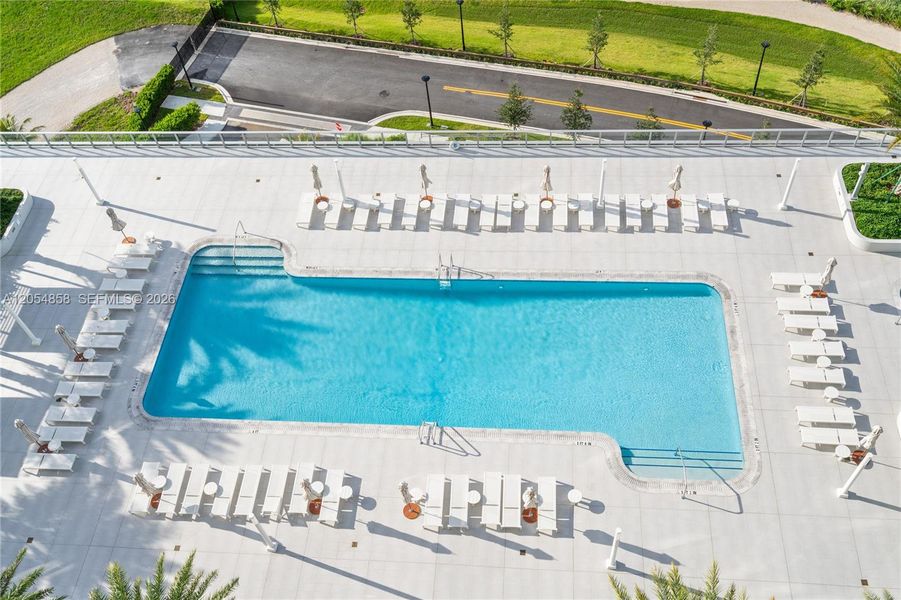 Community amenities in One Park Tower, Miami (Image 60).