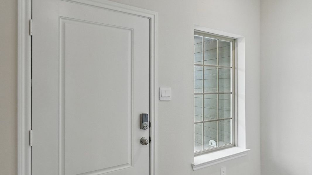Representative interior finishes for a home built from the Hanna by D.R. Horton in Northspur, Terrell (Image 17).