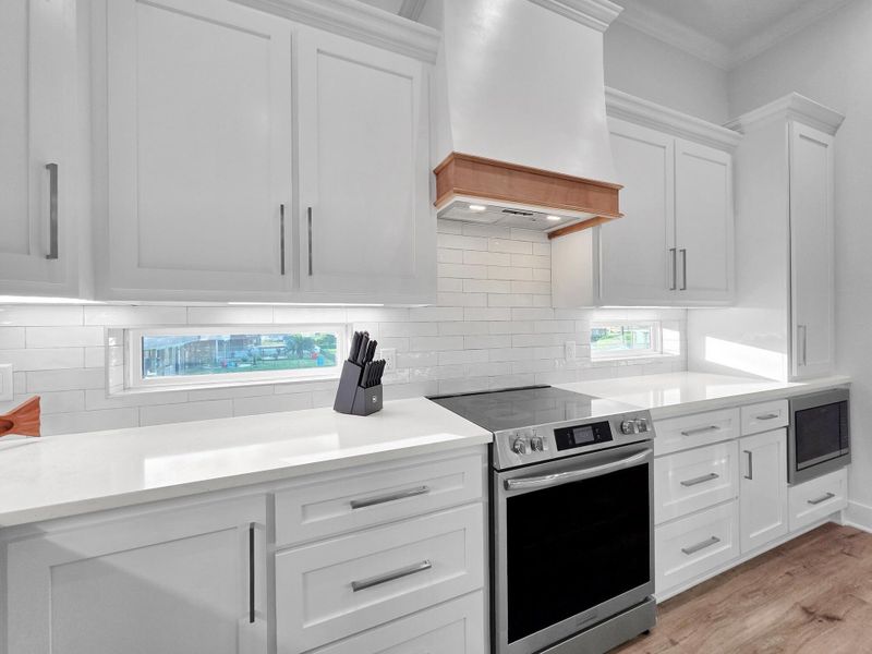 Furnished interior view inside a new home in , Bolivar Peninsula (Image 26).