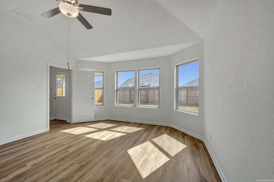 Spacious, unfurnished interior of a new home in Winding Brook, San Antonio (Image 38).