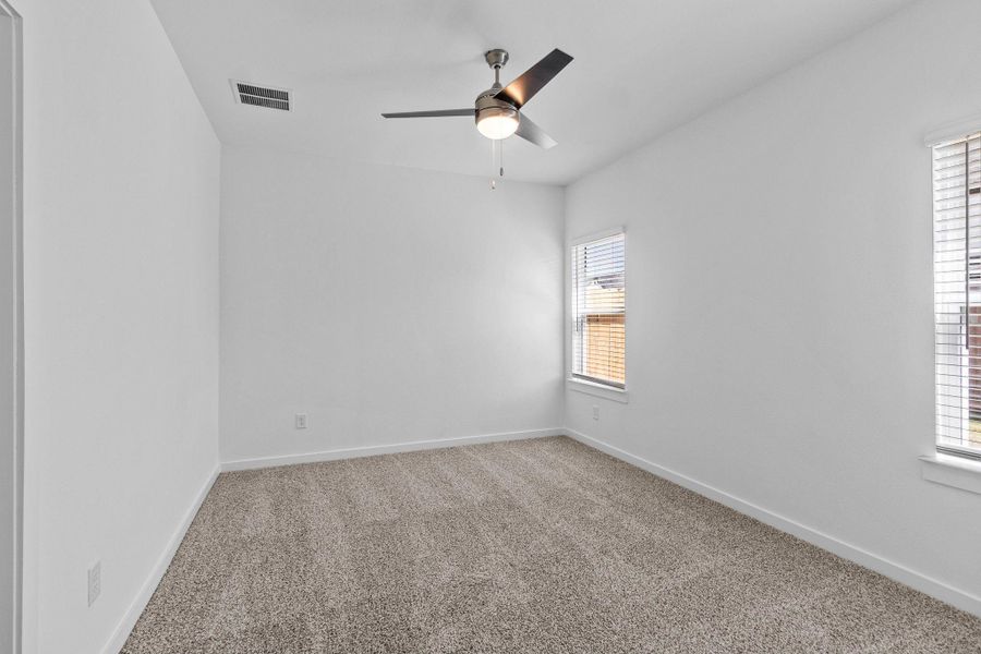 Spacious, unfurnished interior of a new home in Grand West, Houston (Image 16).