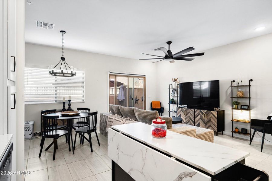 10-2822 W White Feather Ln_10