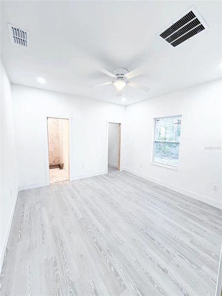 Spacious, unfurnished interior of a new home in , Interlachen (Image 12).