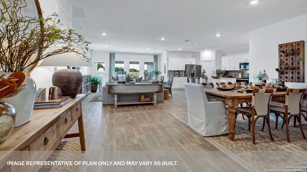 Furnished interior view inside a new home in Sonoma Oaks, Fredericksburg (Image 33).