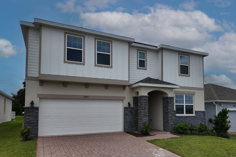 Modern Front Elevation of a Home in Central Florida Modern Front Elevation of a Home in Central Florida