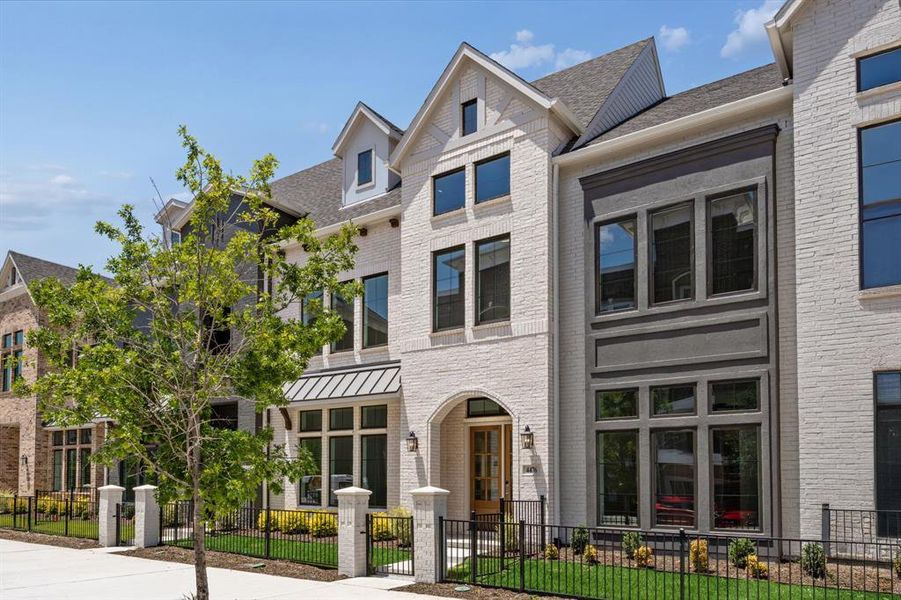 Front exterior of a new home in , Frisco, TX, highlighting curb appeal (Image 22).