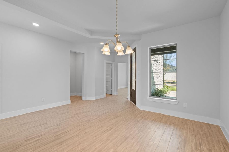 Spacious, unfurnished interior of a new home in Cross Creek West 50', Fulshear (Image 12).