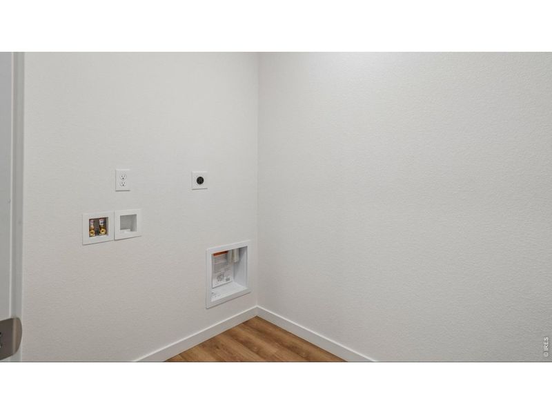 Spacious, unfurnished interior of a new home in Granary, Johnstown (Image 21).