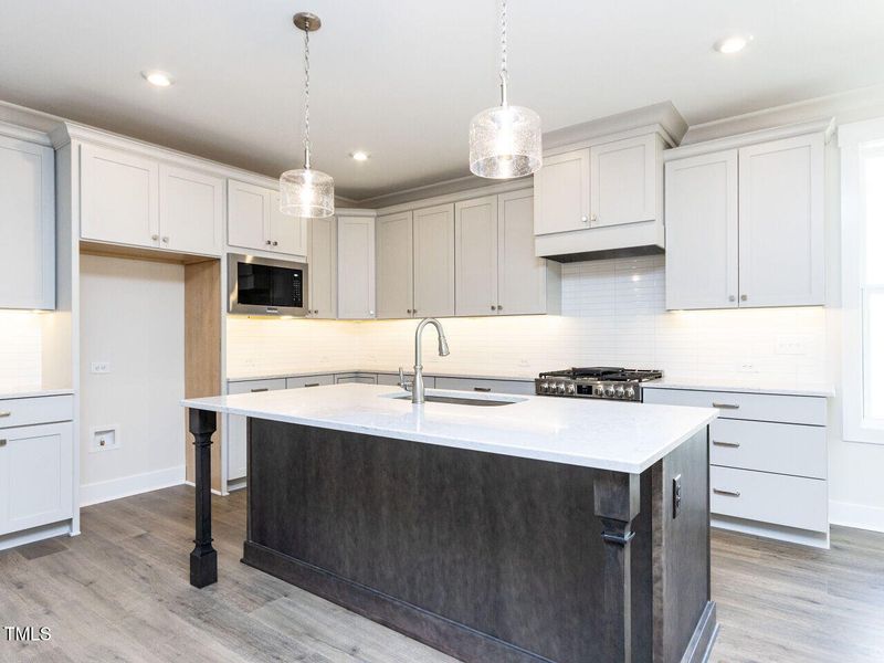 010-1280x960-kitchen