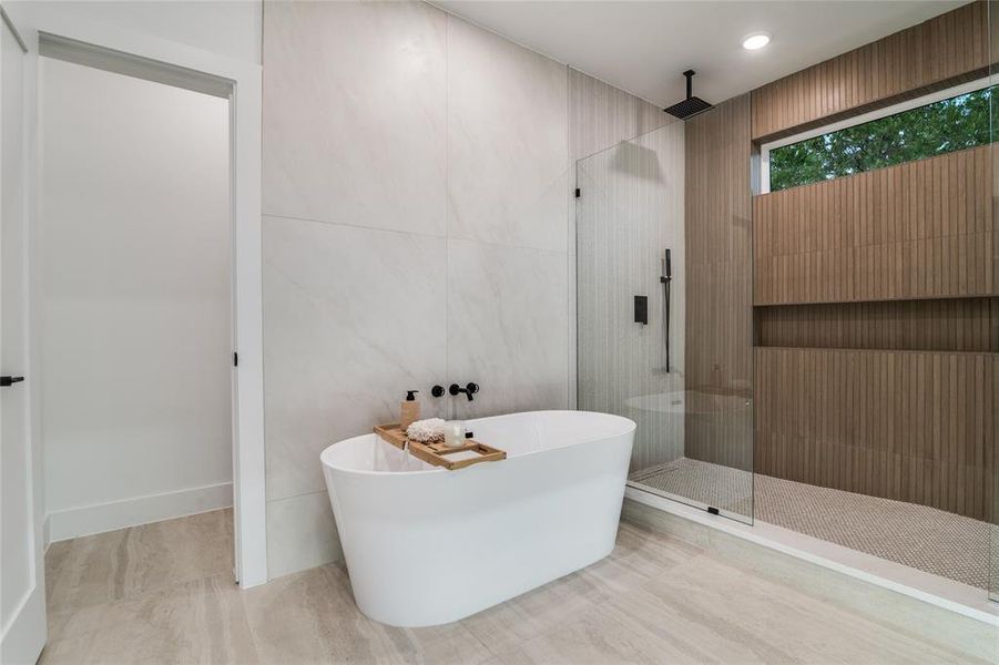 Furnished interior view inside a new home in , Dallas (Image 21).