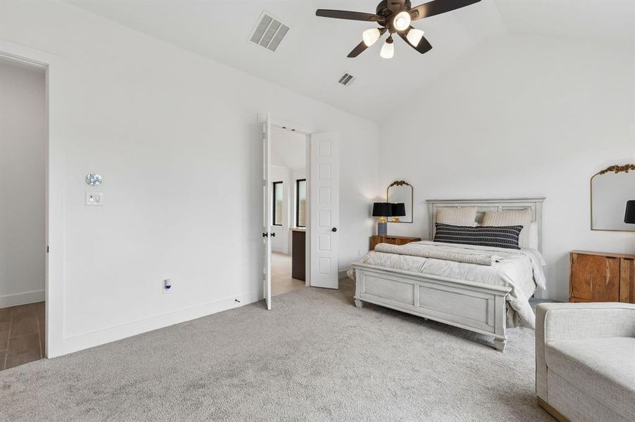 Furnished interior view inside a new home in , Lavon (Image 10).