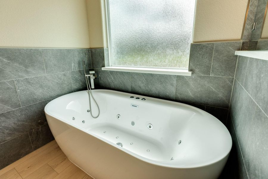 Close-up of interior finishes inside a home in , Richwood (Image 20).