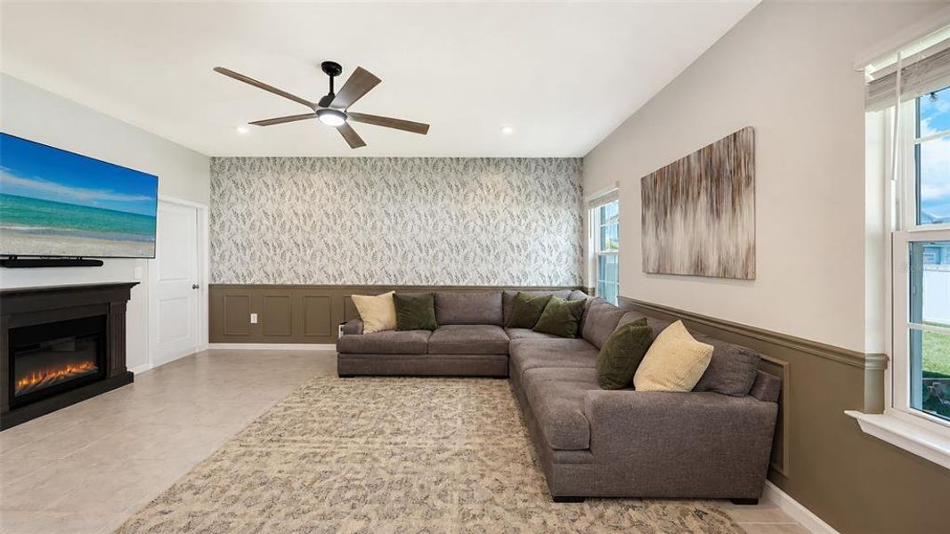 Furnished interior view inside a new home in , Bradenton (Image 14).