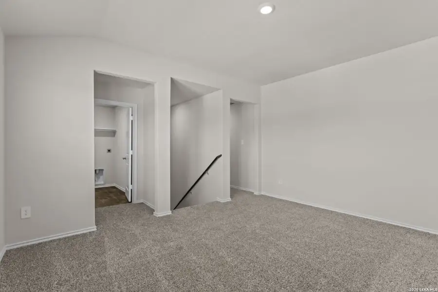 Spacious, unfurnished interior of a new home in Laurel Vistas, San Antonio (Image 32).