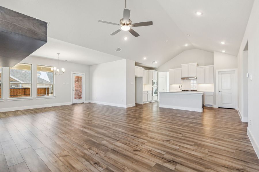 Representative unfurnished interior of a home built from the Cardinal by Centre Living Homes in Dove Hollow, Waxahachie (Image 21).