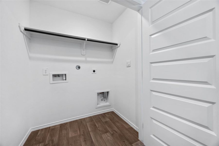 Spacious, unfurnished interior of a new home in Garver Heights, Houston (Image 11). Spacious, unfurnished interior of a new home in Garver Heights, Houston (Image 11).