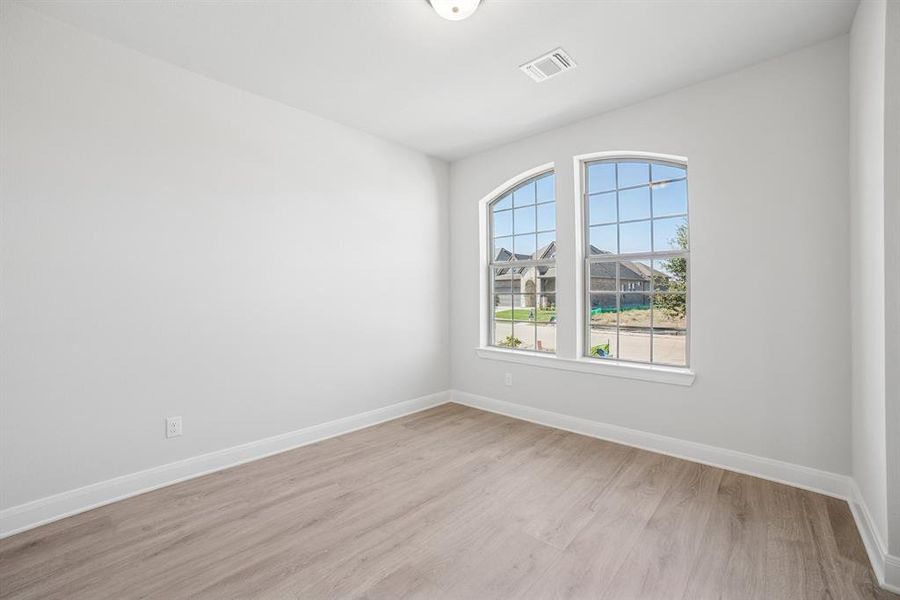 Spacious, unfurnished interior of a new home in Creekshaw – Classic, Royse City (Image 21). Spacious, unfurnished interior of a new home in Creekshaw – Classic, Royse City (Image 21).