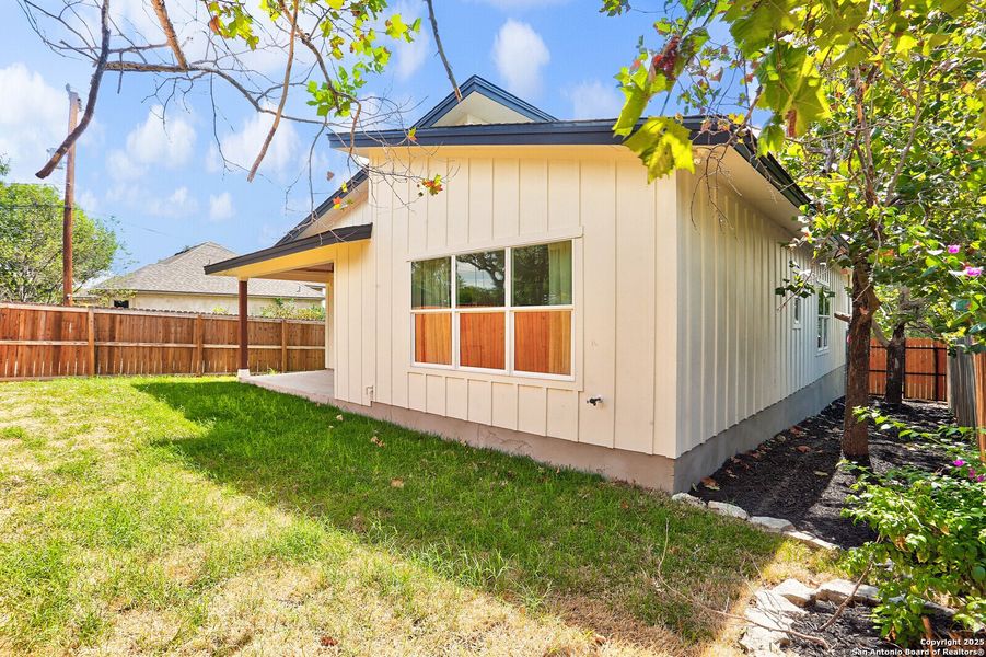 Exterior details and patio area of a home in , San Antonio (Image 4).