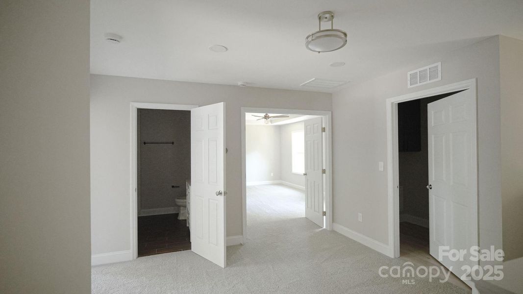 Spacious, unfurnished interior of a new home in , Charlotte (Image 11).