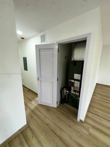 Spacious, unfurnished interior of a new home in , Florida City (Image 28).