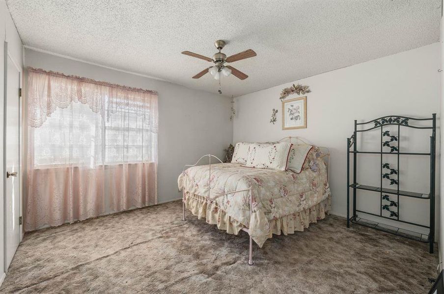 Furnished interior view inside a new home in , Grandview (Image 8).