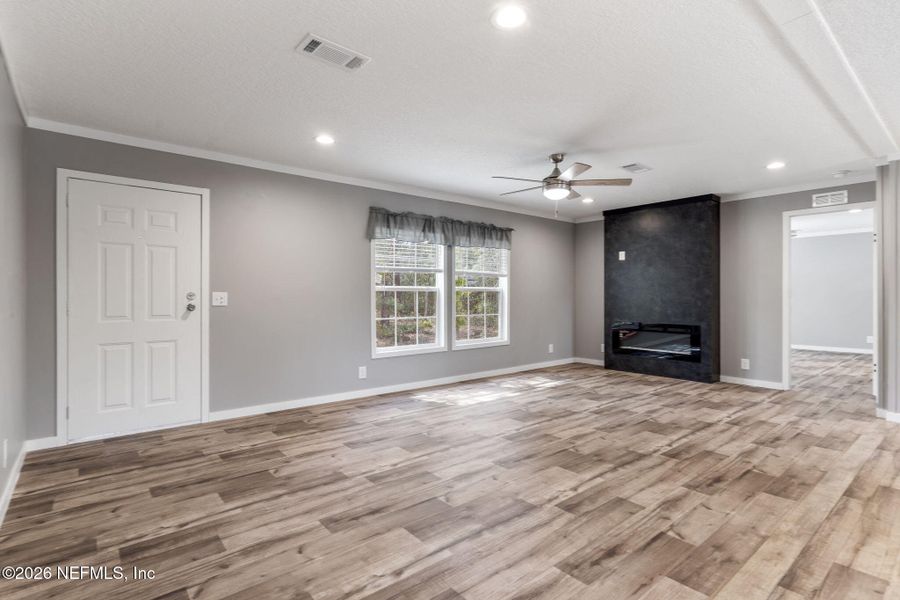 Spacious, unfurnished interior of a new home in , Keystone Heights (Image 19).