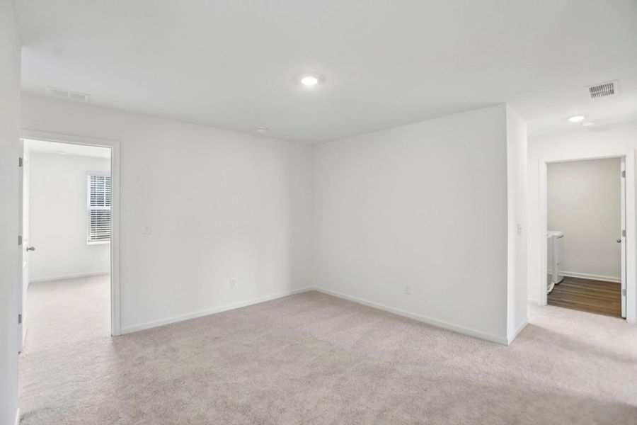 Representative unfurnished interior of a home built from the Splendor by Starlight Homes in The Summit at Carters Station, Columbia (Image 20).