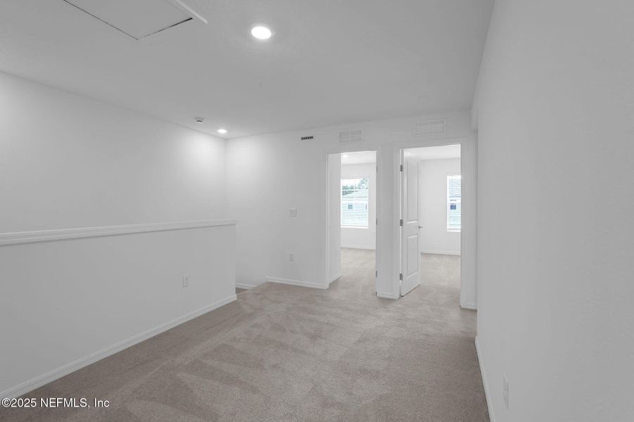 Spacious, unfurnished interior of a new home in , Jacksonville (Image 15).