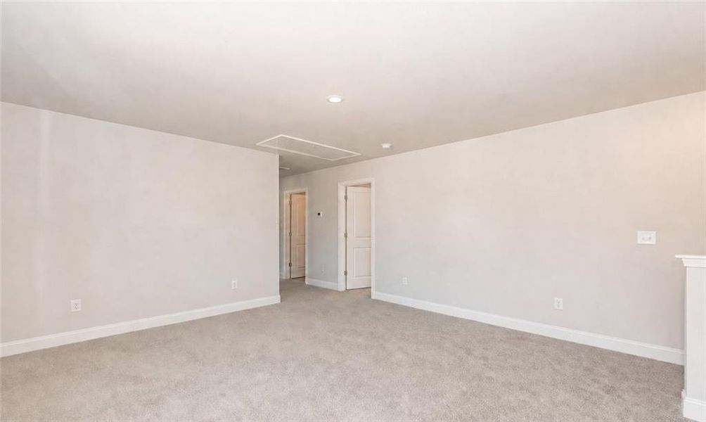 Spacious, unfurnished interior of a new home in Norris Landing, Snellville (Image 9).