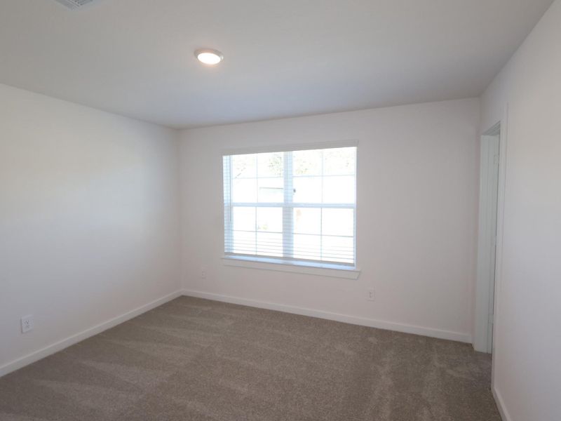 Spacious, unfurnished interior of a new home in Sorella, Tomball (Image 30).