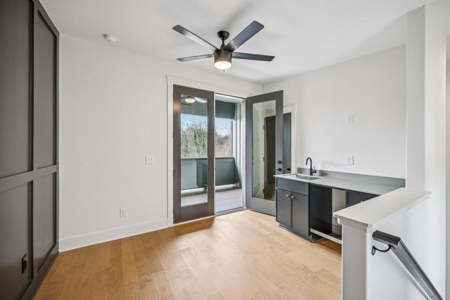 Spacious, unfurnished interior of a new home in , Atlanta (Image 34).