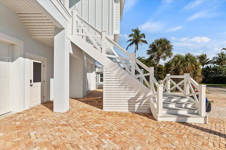 Exterior details and patio area of a home in , Boca Grande (Image 35).