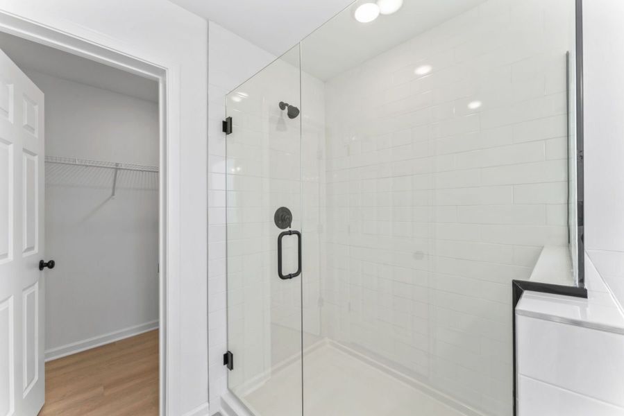 Owner's Bathroom Owner's Bathroom