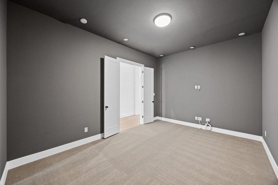 Spacious, unfurnished interior of a new home in Parkside On The River, Georgetown (Image 17).