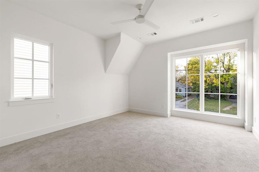 Spacious, unfurnished interior of a new home in , Dallas (Image 38).