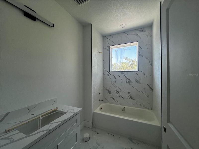 Image 14 of a home in .