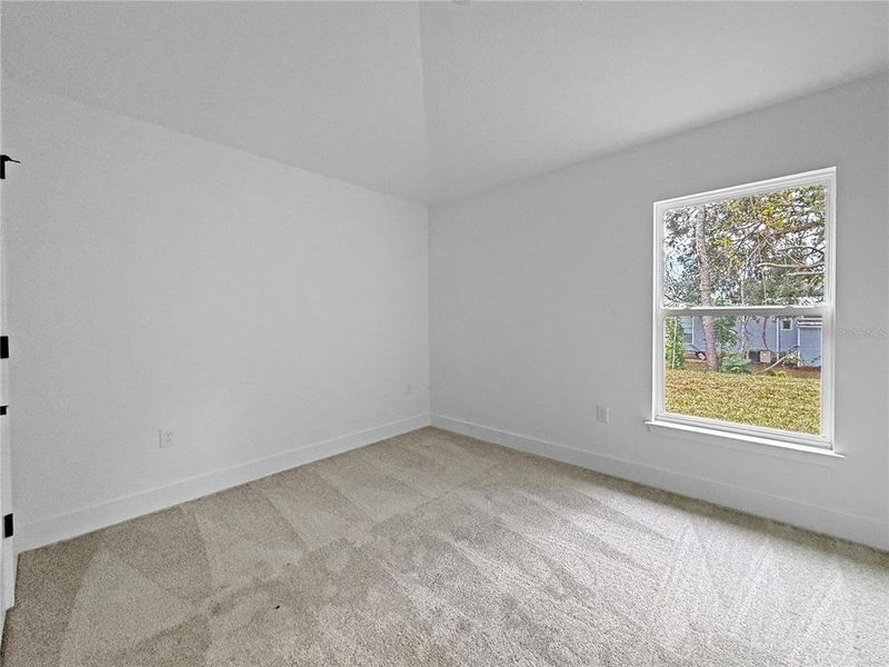 Spacious, unfurnished interior of a new home in Arbor Park, Leesburg (Image 11).