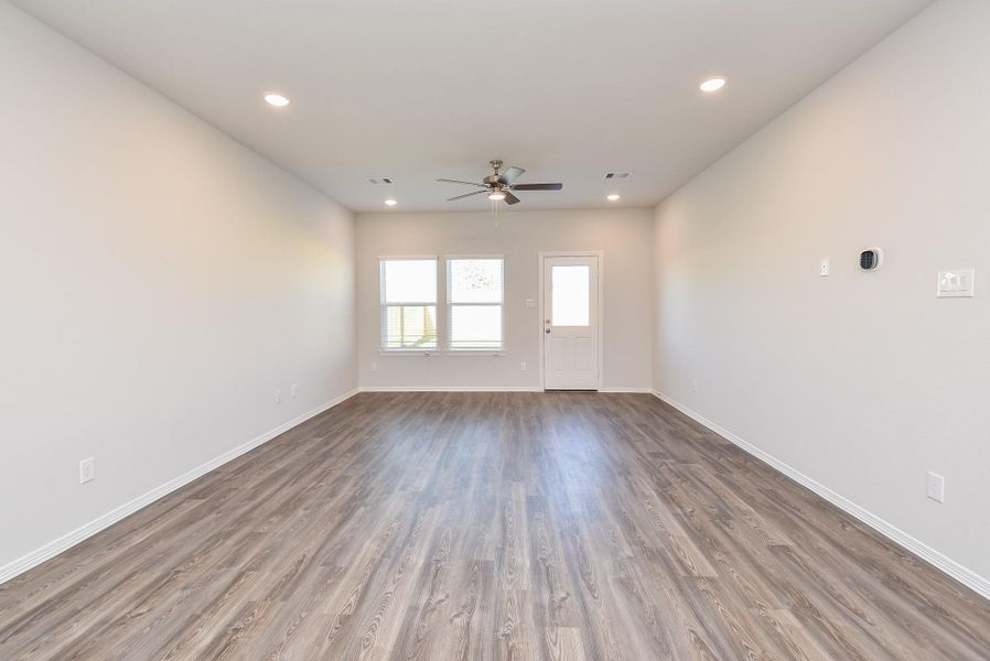Can you begin to picture the pieces that define your lifestyle in this huge living area? Can you begin to picture the pieces that define your lifestyle in this huge living area?