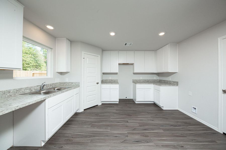 Furnished interior view inside a new home in Townsend Reserve, Splendora (Image 5).