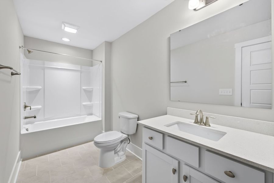Furnished interior view inside a new home in Edgewater - Harbor Pointe, Lancaster (Image 27).