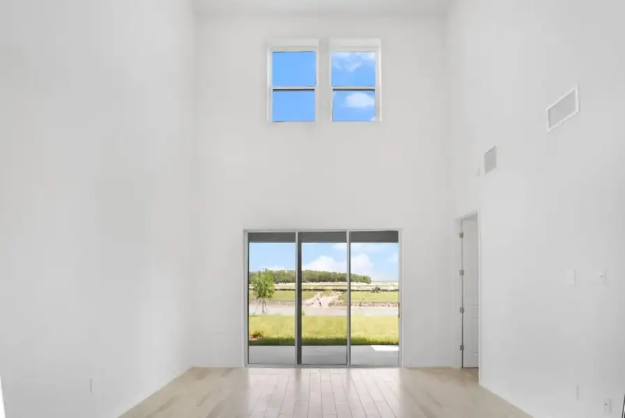 Spacious, unfurnished interior of a new home in Indigo Creek, Apollo Beach (Image 23). Spacious, unfurnished interior of a new home in Indigo Creek, Apollo Beach (Image 23).