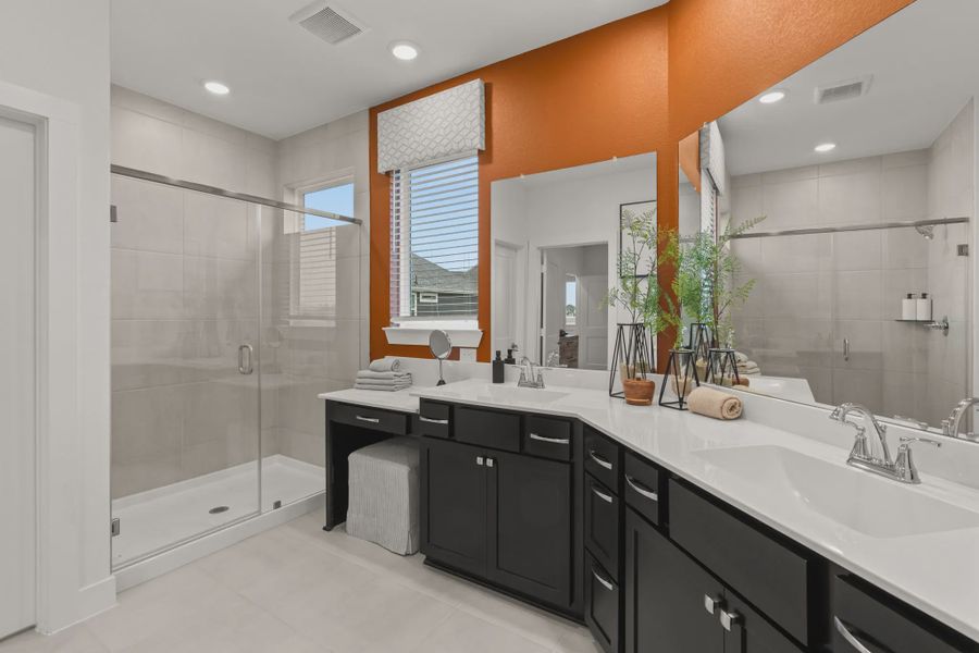 Representative furnished interior of a home built from the Rosewood by Chesmar Homes in Balmoral, Humble (Image 17).