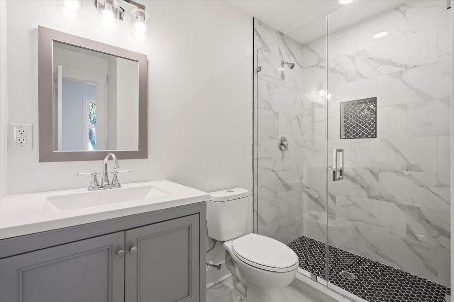Furnished interior view inside a new home in , Charleston (Image 33).